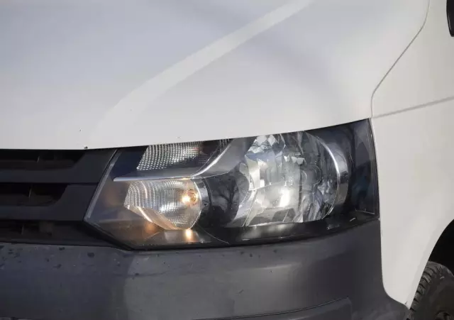 VOLKSWAGEN TRANSPORTER LONG - PRYCZA 6OSÓB 