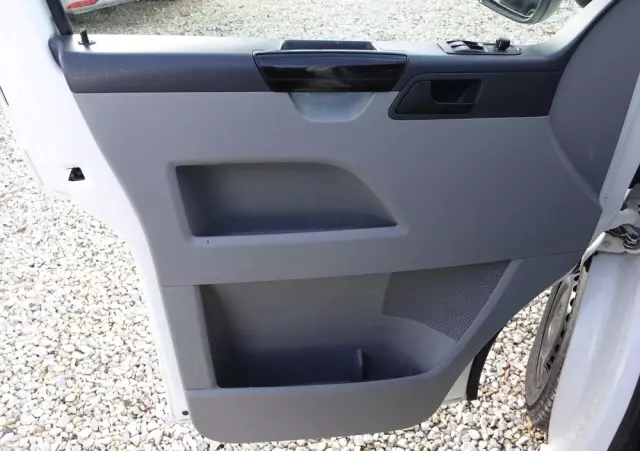 VOLKSWAGEN TRANSPORTER LONG - PRYCZA 6OSÓB 