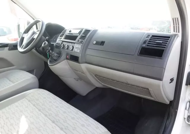 VOLKSWAGEN TRANSPORTER LONG - PRYCZA 6OSÓB 