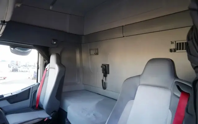 RENAULT T 460 / HYDRAULIKA DWUOBWODOWA / RETARDER / SPROWADZONA 