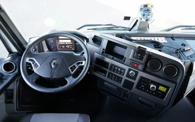 RENAULT T 460 / HYDRAULIKA DWUOBWODOWA / RETARDER / SPROWADZONA 