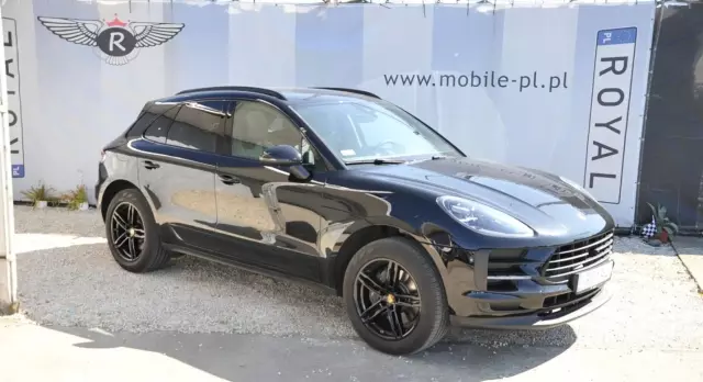 PORSCHE Macan 