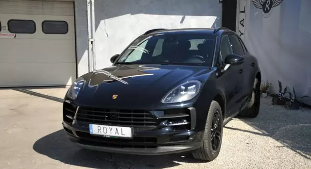 PORSCHE Macan 