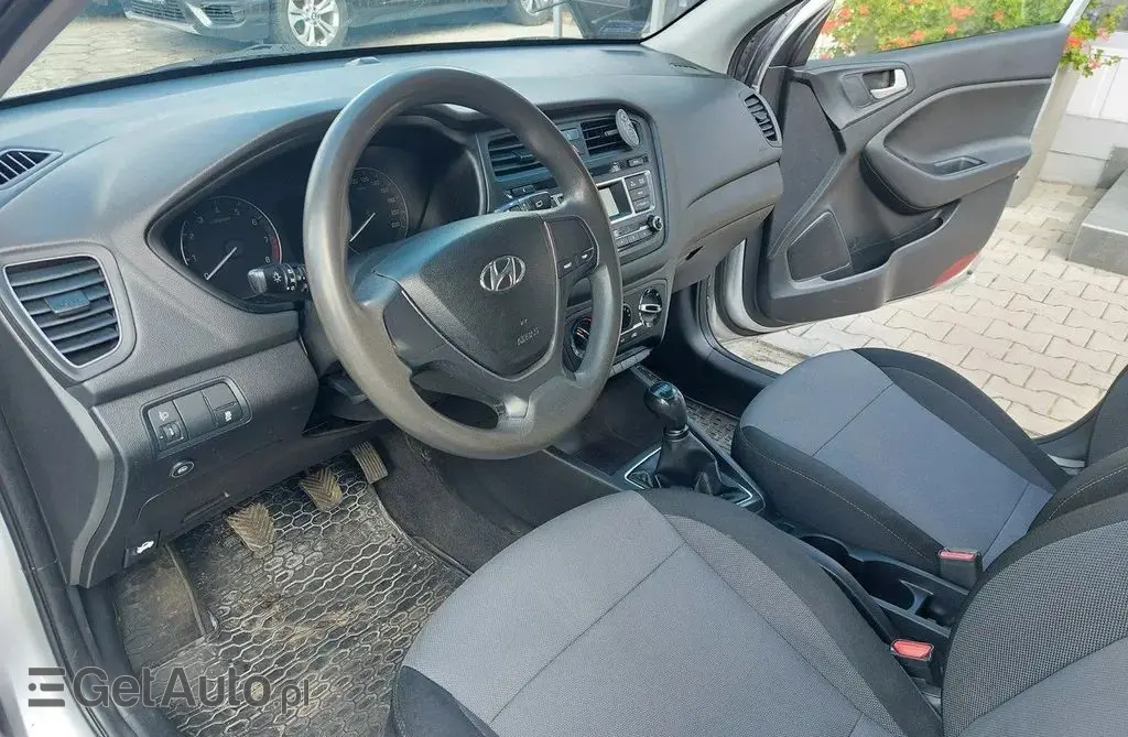 HYUNDAI I20 