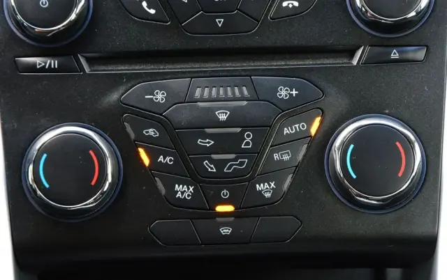 FORD Mondeo 1.5 EcoBoost Silver X (Amb Plus)