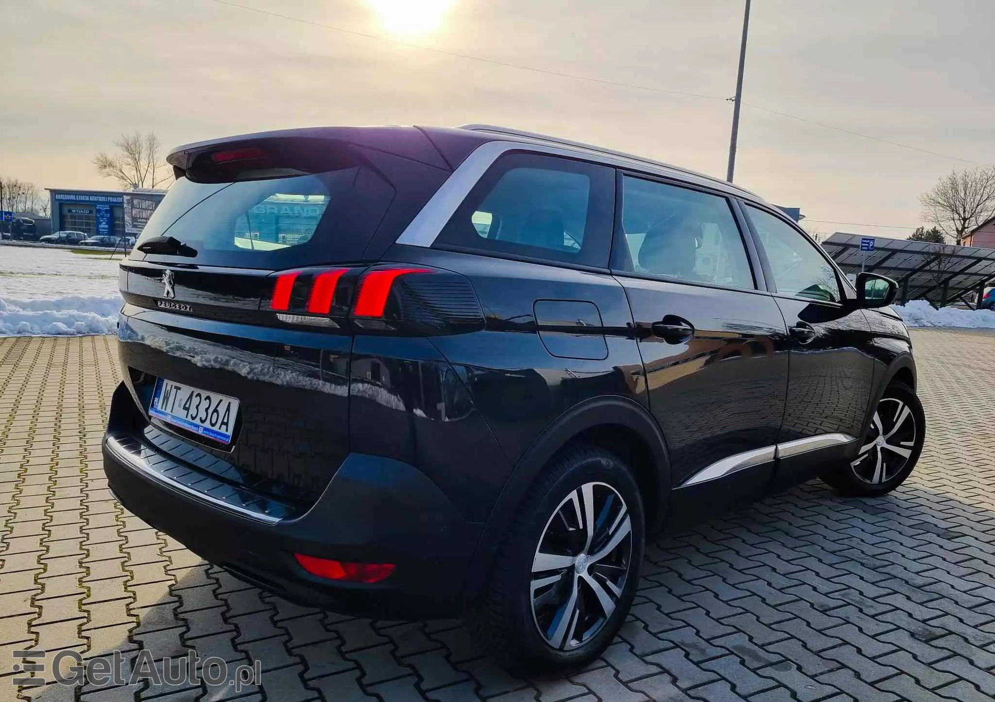 PEUGEOT 5008 1.5 BlueHDI Allure S&S