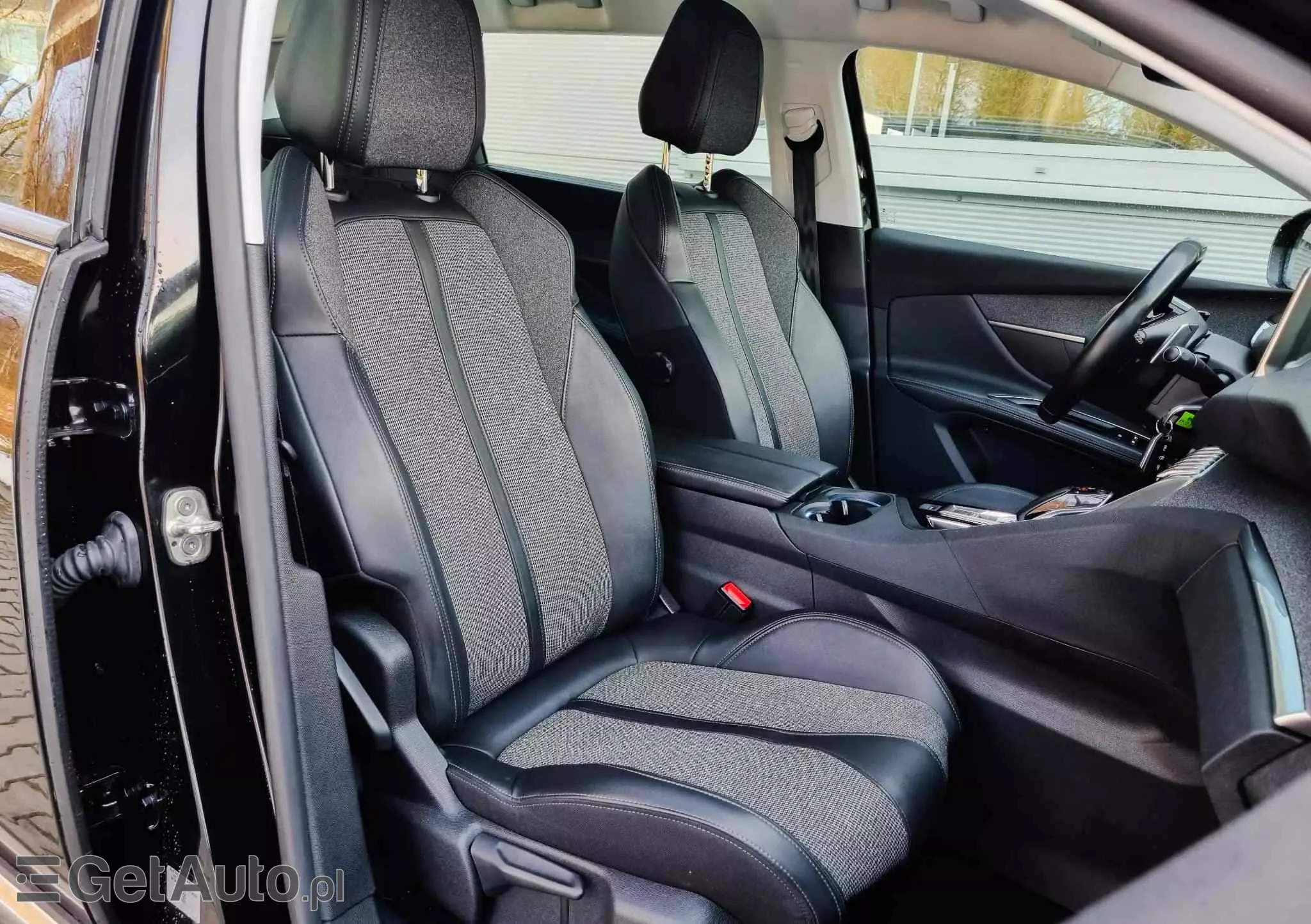 PEUGEOT 5008 1.5 BlueHDI Allure S&S