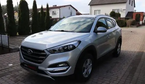 HYUNDAI Tucson 