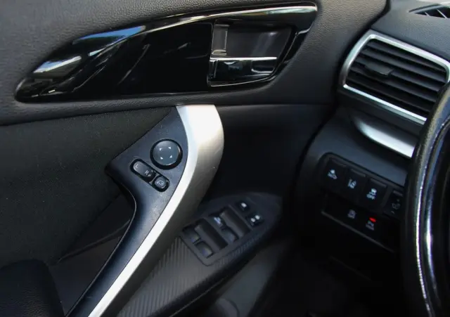 MITSUBISHI Eclipse Cross 1.5 T GPF Intense Pro CVT