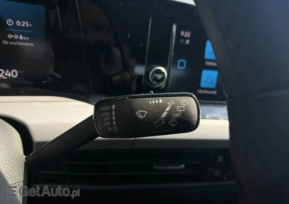 VOLKSWAGEN Golf 1.0 TSI