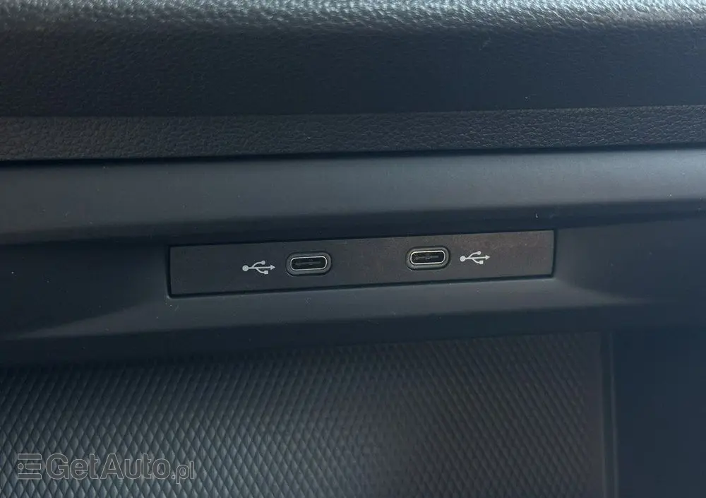 VOLKSWAGEN Golf 1.0 TSI
