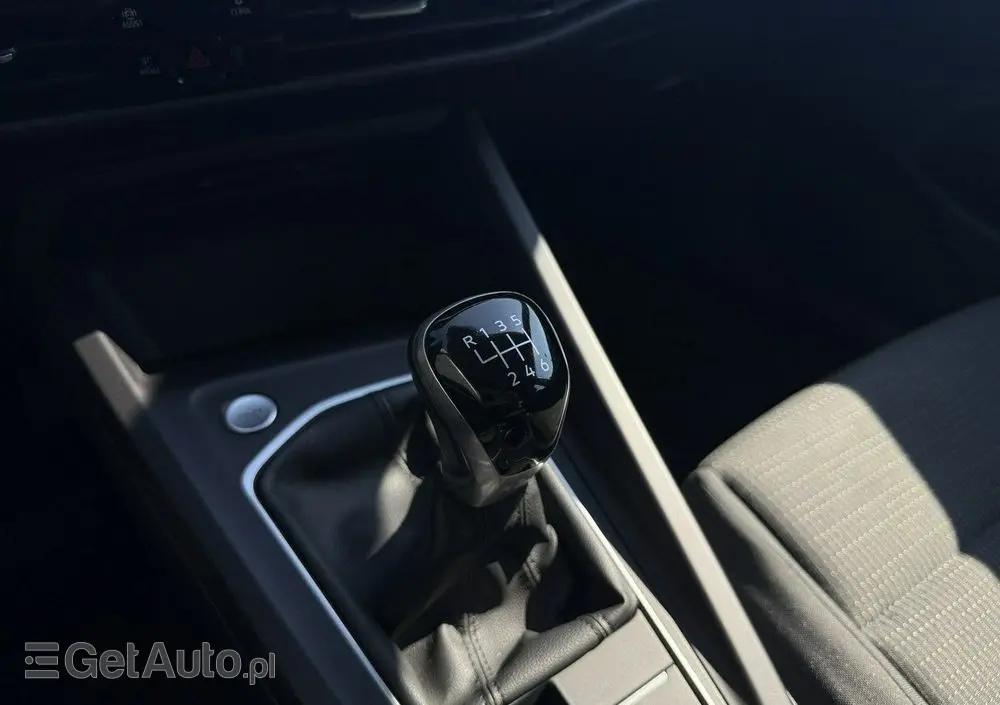 VOLKSWAGEN Golf 1.0 TSI