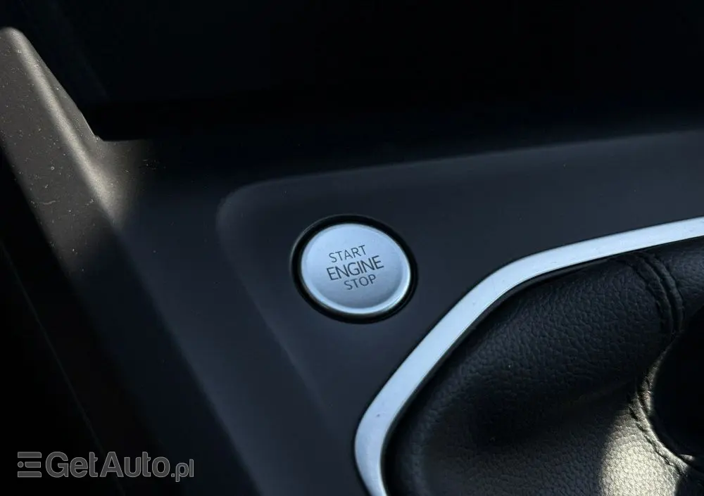 VOLKSWAGEN Golf 1.0 TSI