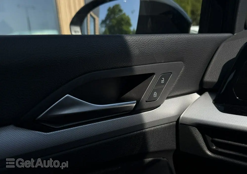 VOLKSWAGEN Golf 1.0 TSI