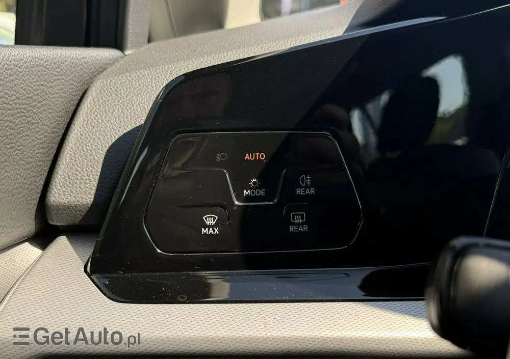 VOLKSWAGEN Golf 1.0 TSI