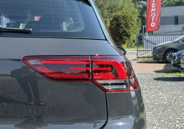 VOLKSWAGEN Golf 1.0 TSI
