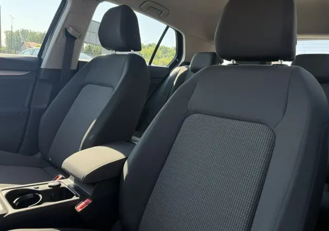 VOLKSWAGEN Golf 1.0 TSI