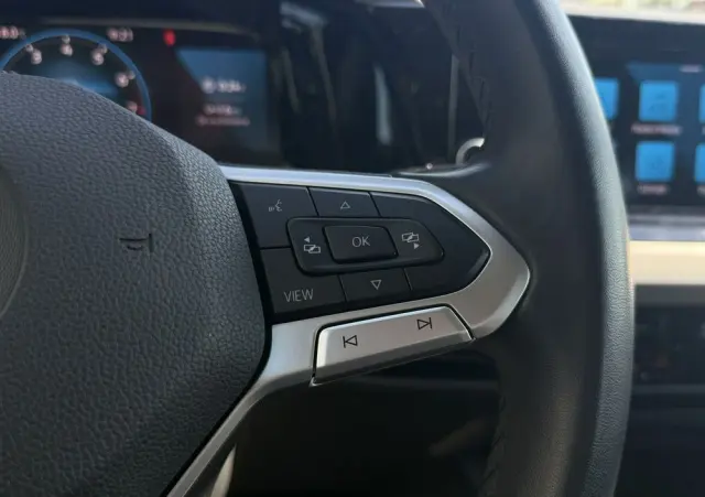 VOLKSWAGEN Golf 1.0 TSI