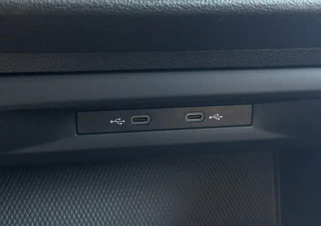 VOLKSWAGEN Golf 1.0 TSI