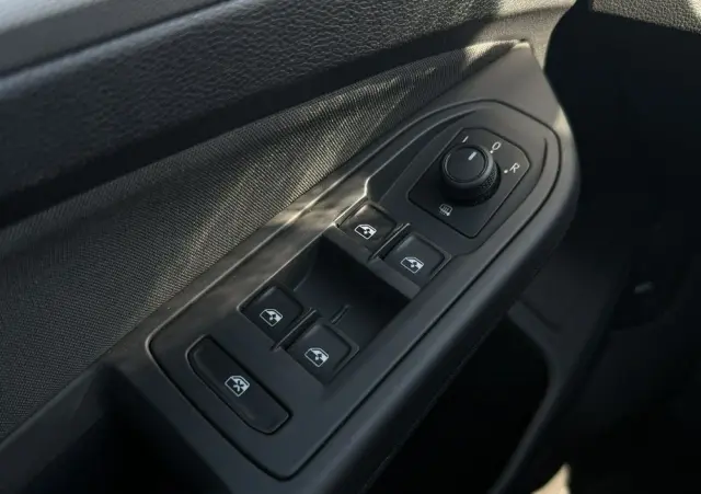 VOLKSWAGEN Golf 1.0 TSI