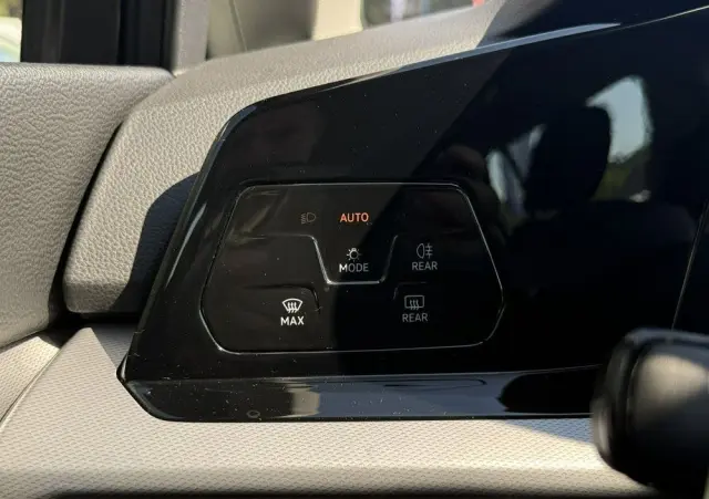VOLKSWAGEN Golf 1.0 TSI