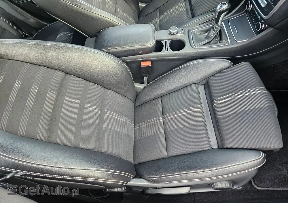 MERCEDES-BENZ CLA 200 UrbanStyle Edition