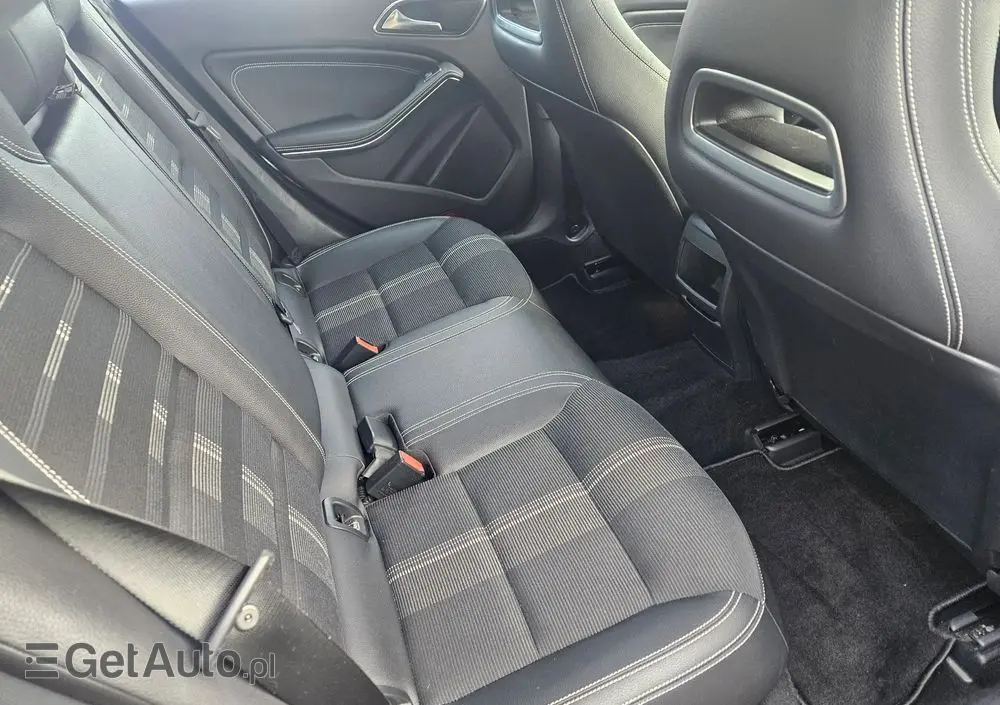 MERCEDES-BENZ CLA 200 UrbanStyle Edition