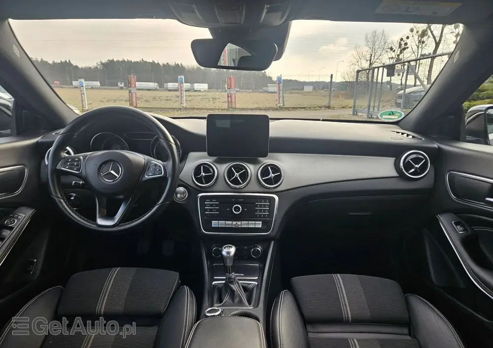 MERCEDES-BENZ CLA 200 UrbanStyle Edition