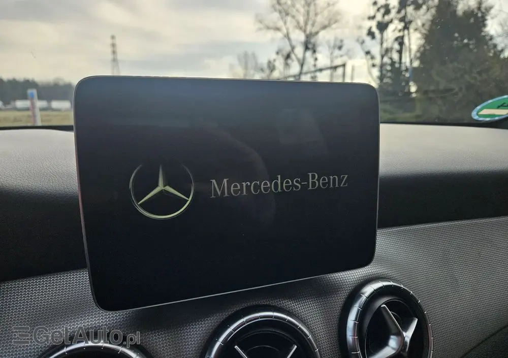 MERCEDES-BENZ CLA 200 UrbanStyle Edition