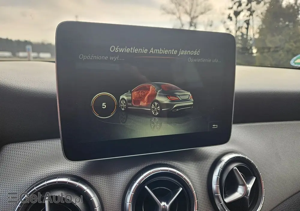 MERCEDES-BENZ CLA 200 UrbanStyle Edition