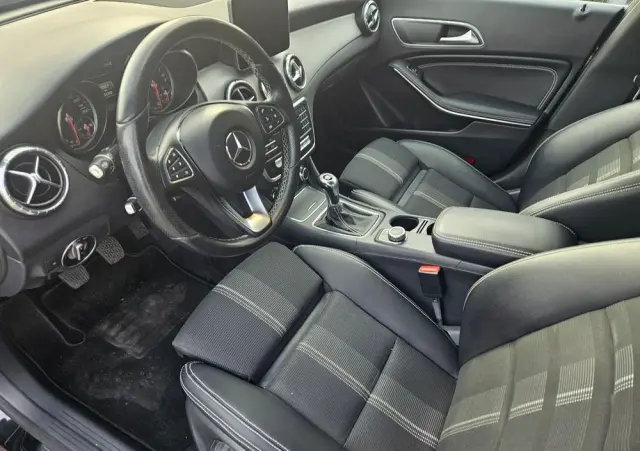 MERCEDES-BENZ CLA 200 UrbanStyle Edition