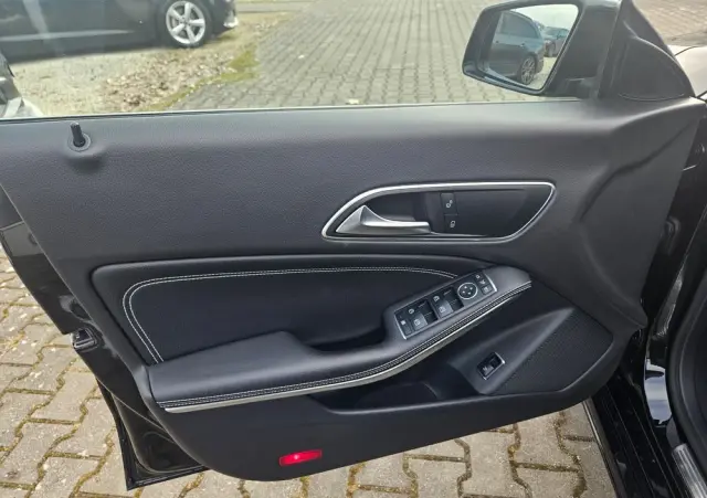 MERCEDES-BENZ CLA 200 UrbanStyle Edition