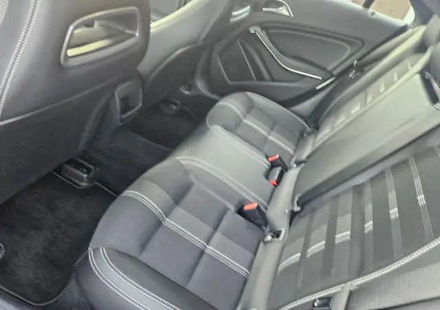 MERCEDES-BENZ CLA 200 UrbanStyle Edition