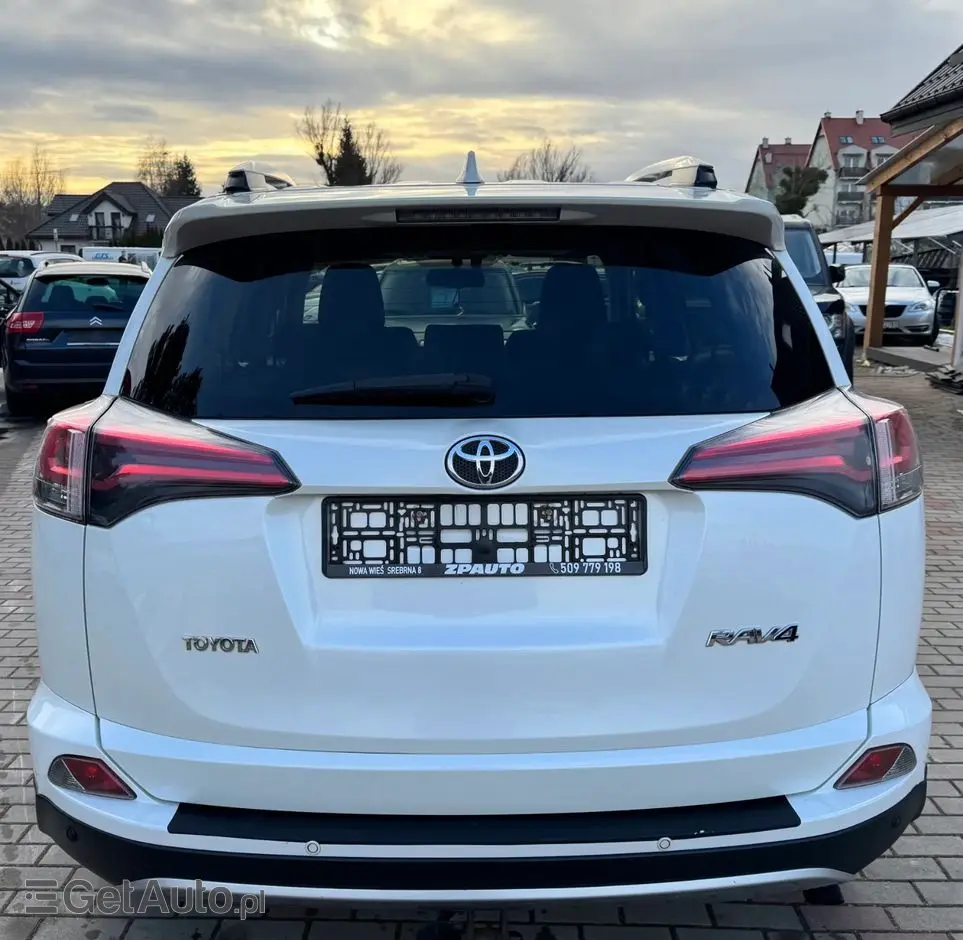 TOYOTA RAV4 