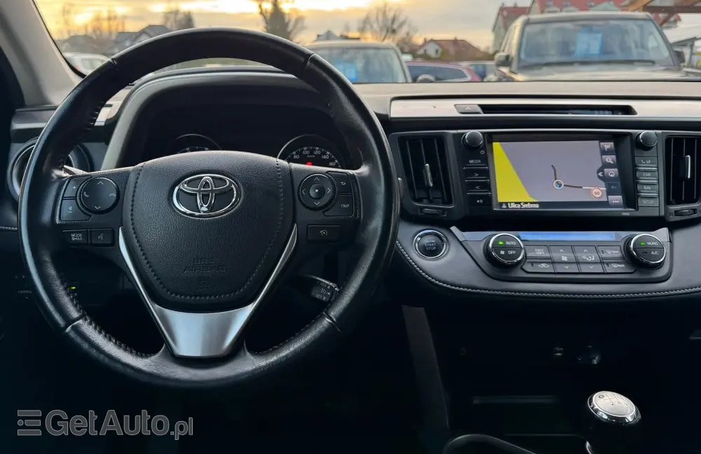TOYOTA RAV4 