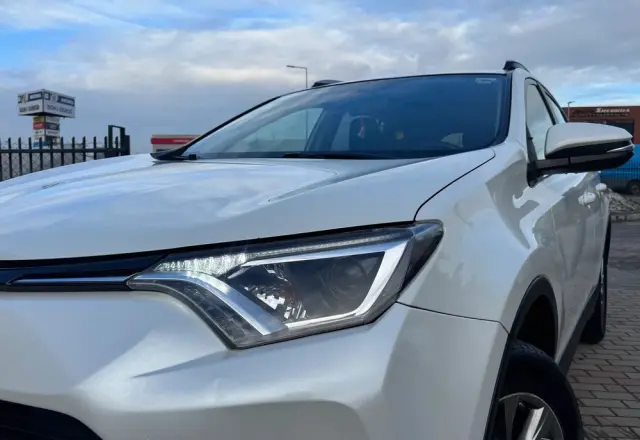 TOYOTA RAV4 