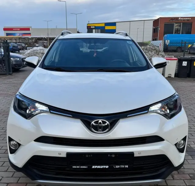 TOYOTA RAV4 