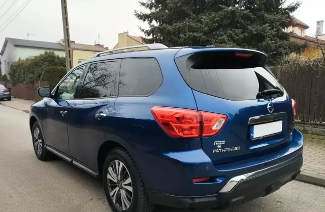 NISSAN Pathfinder 