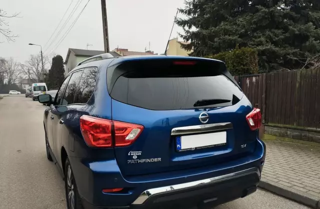 NISSAN Pathfinder 