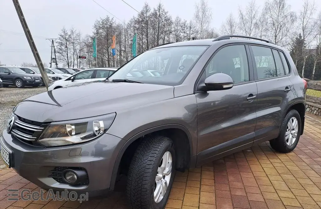 VOLKSWAGEN Tiguan 