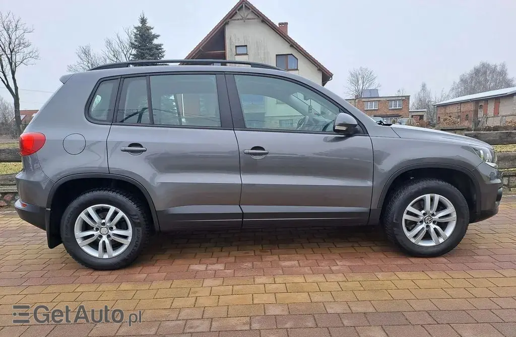 VOLKSWAGEN Tiguan 