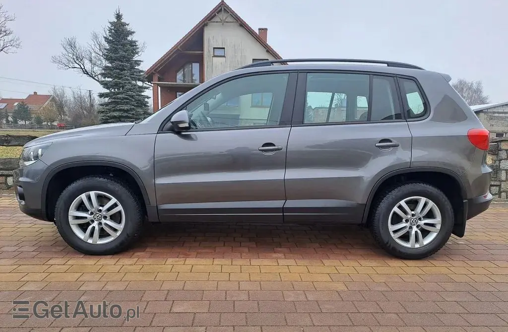 VOLKSWAGEN Tiguan 