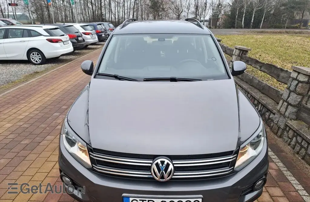 VOLKSWAGEN Tiguan 