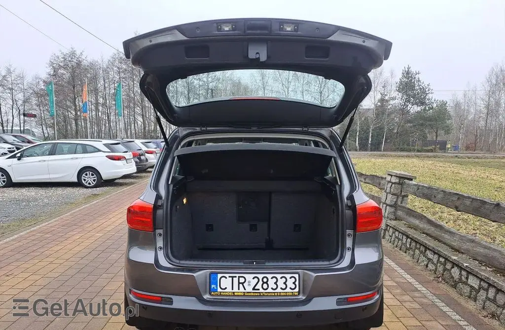 VOLKSWAGEN Tiguan 