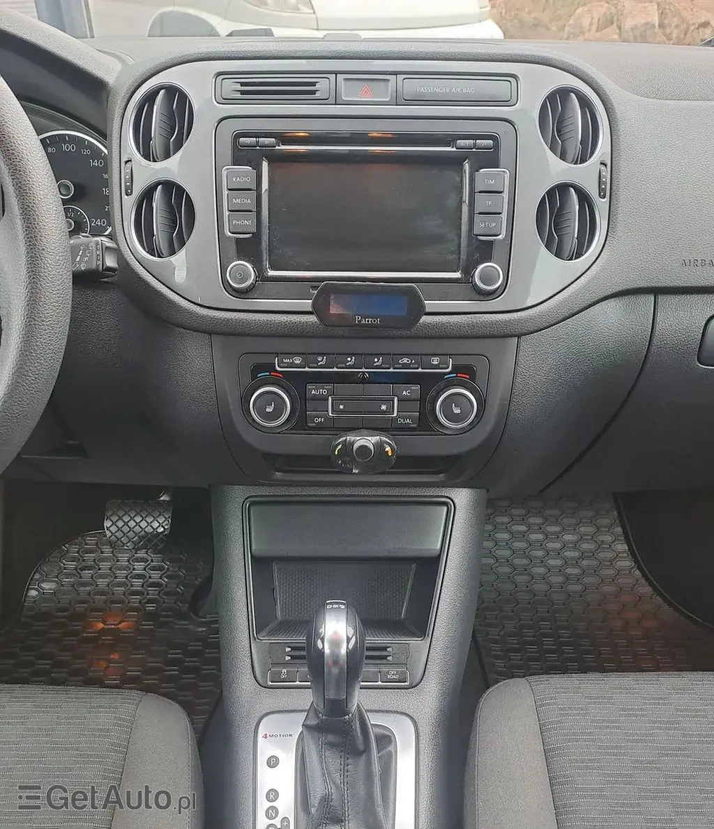VOLKSWAGEN Tiguan 