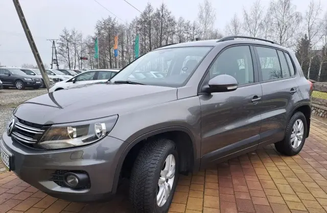 VOLKSWAGEN Tiguan 