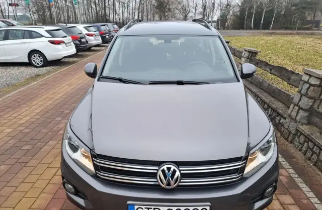 VOLKSWAGEN Tiguan 