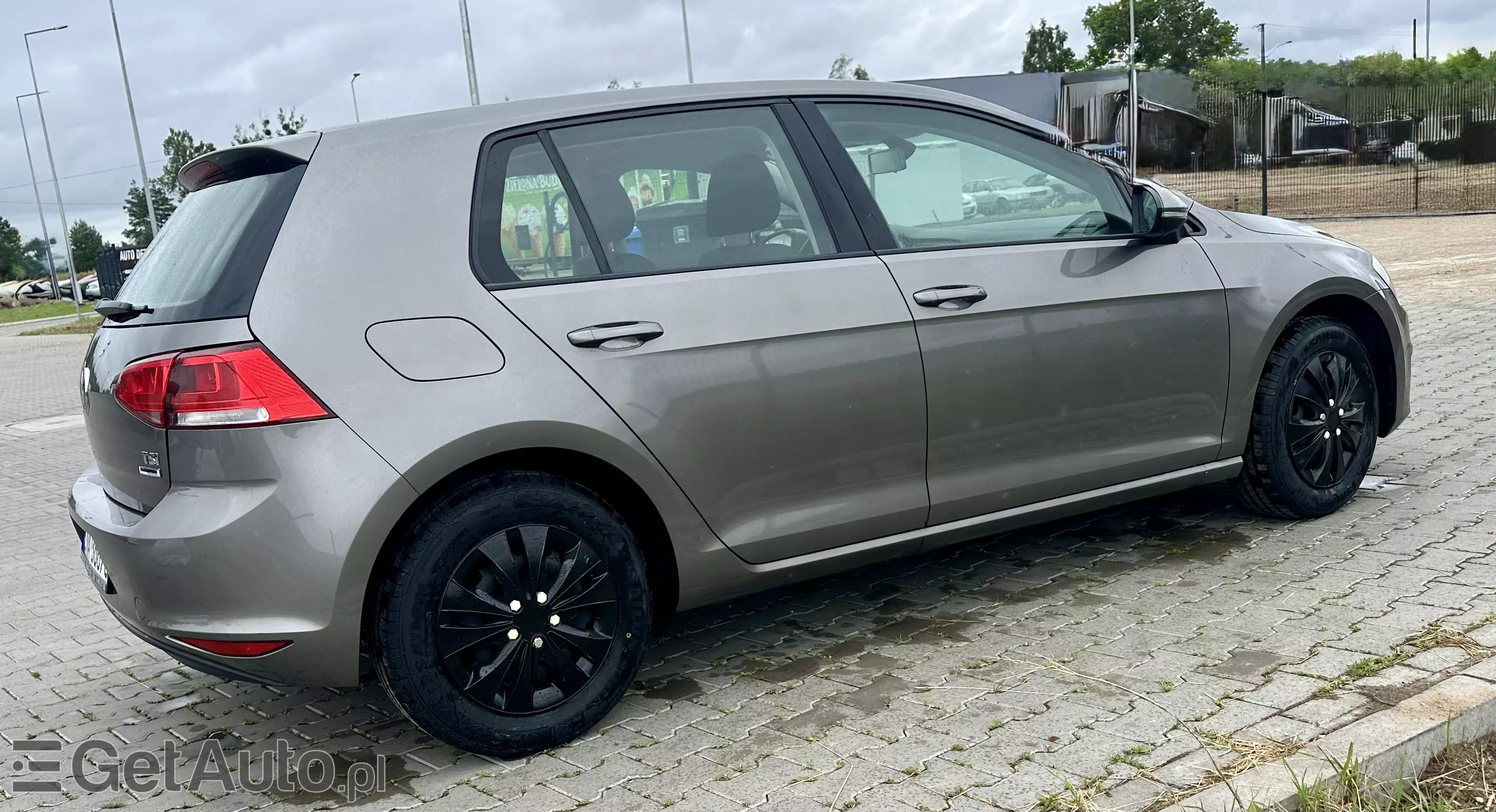 VOLKSWAGEN Golf Start