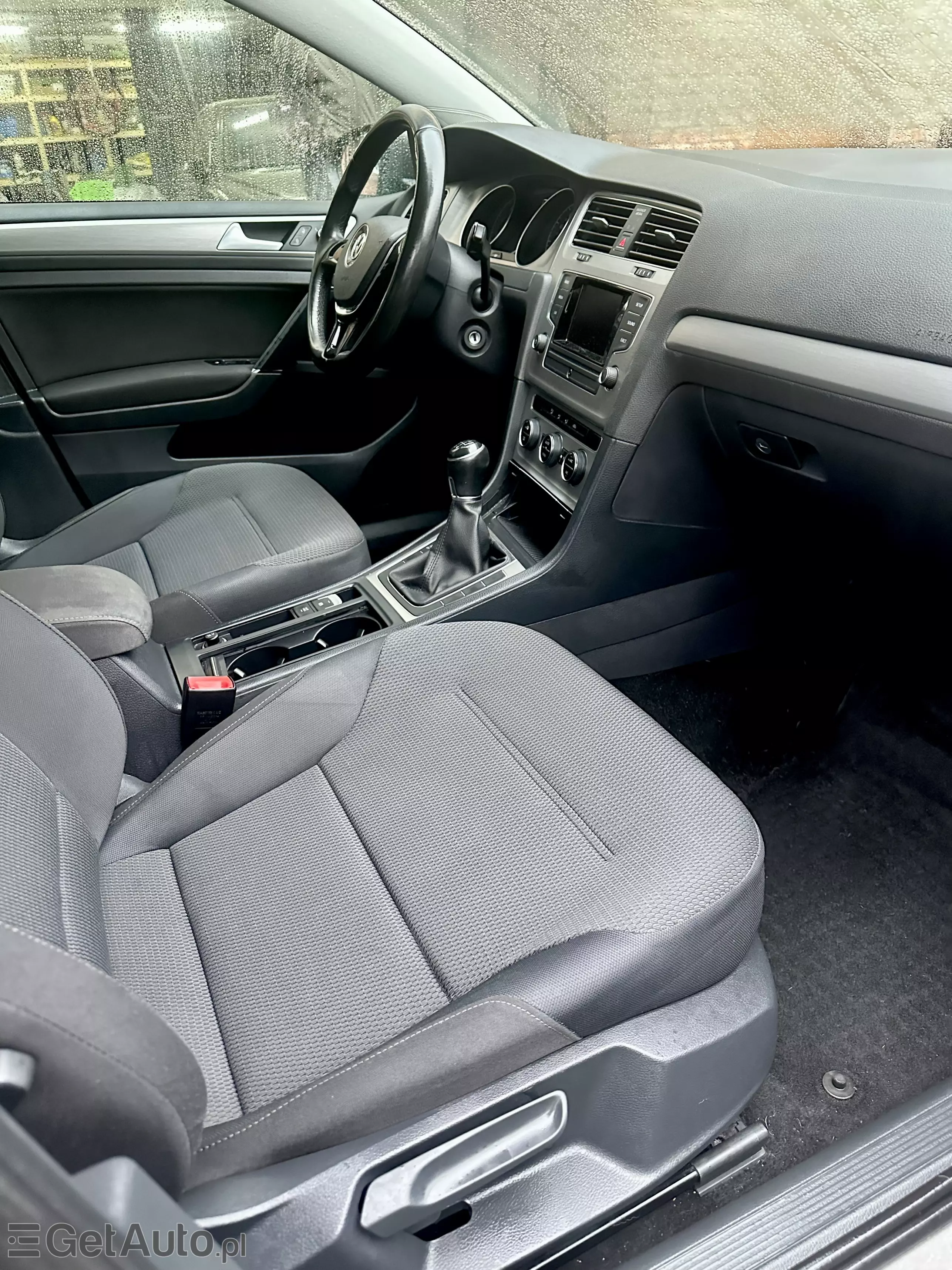 VOLKSWAGEN Golf Start