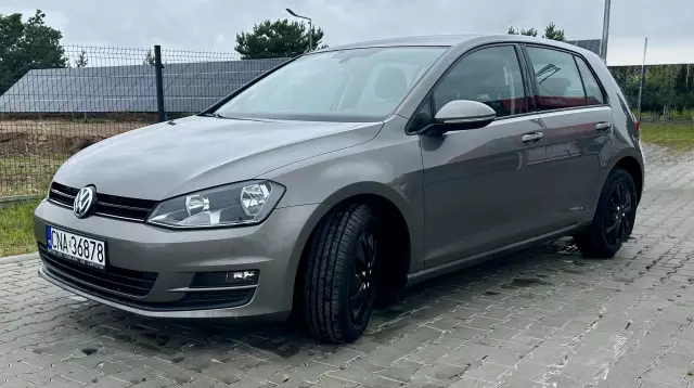 VOLKSWAGEN Golf Start